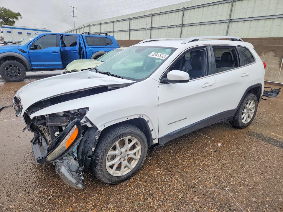 JEEP CHEROKEE 2018 with VIN 1C4PJLLB4JD584262 - Photo from auction