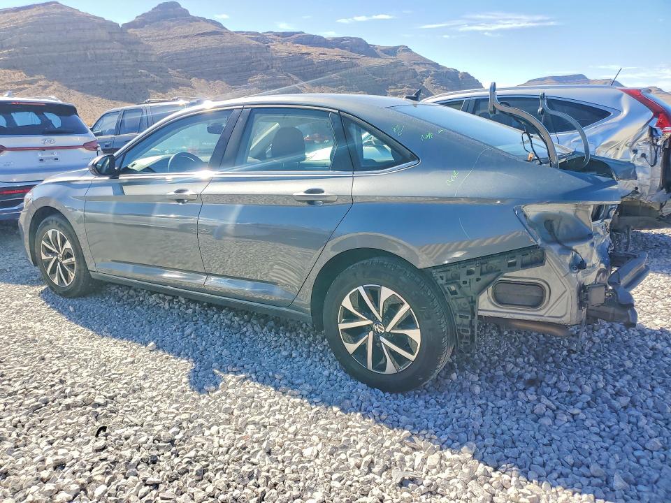 Photo 2 from auction – 2024 VOLKSWAGEN JETTA with VIN 3VW5M7BU8RM076012