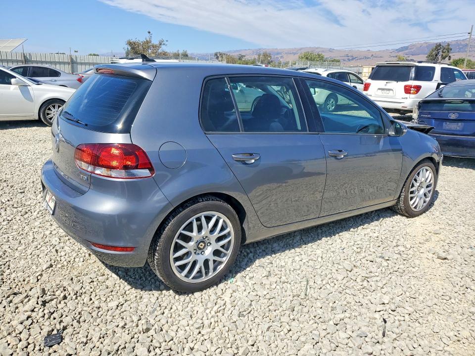 Photo 3 from auction – 2014 VOLKSWAGEN GOLF with VIN WVWDM7AJ7EW005173