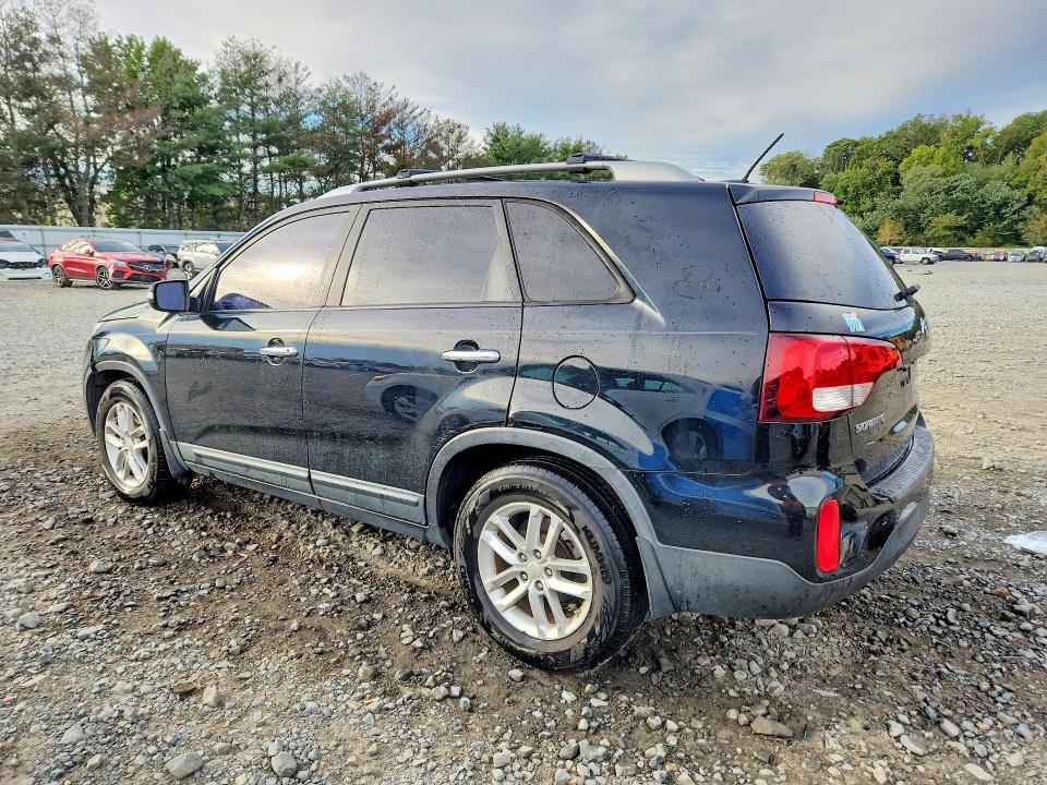 Photo 2 from auction – 2014 KIA SORENTO with VIN 5XYKT4A68EG485662