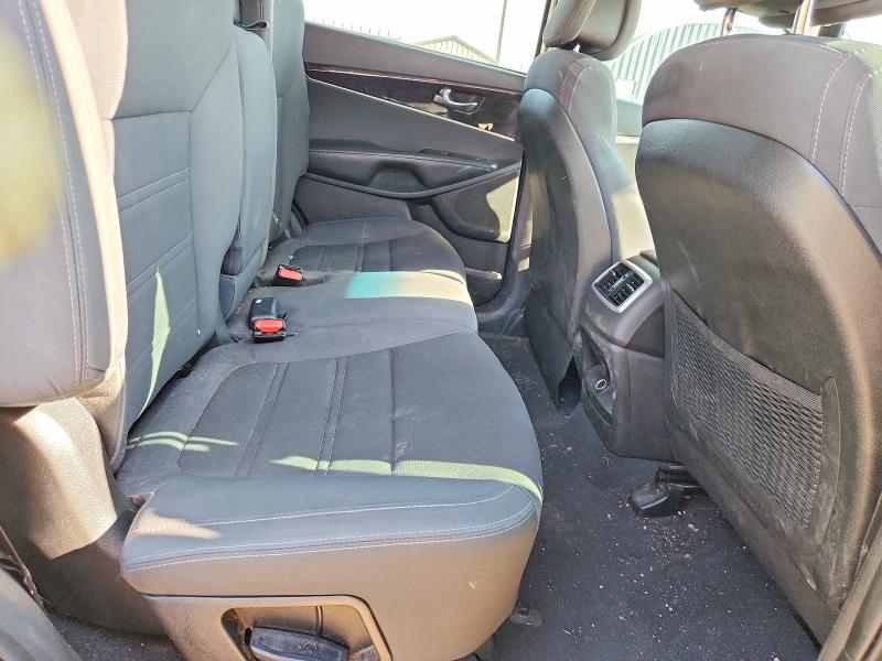 Photo 10 from auction – 2016 KIA SORENTO with VIN 5XYPG4A31GG155218