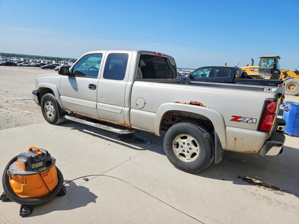 Photo 2 from auction – 2004 CHEVROLET SILVERADO with VIN 1GCEK19T74E207805