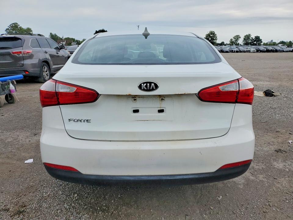 Zdjęcie 6 z aukcji – 2014 KIA FORTE z VIN KNAFK4A68E5084302