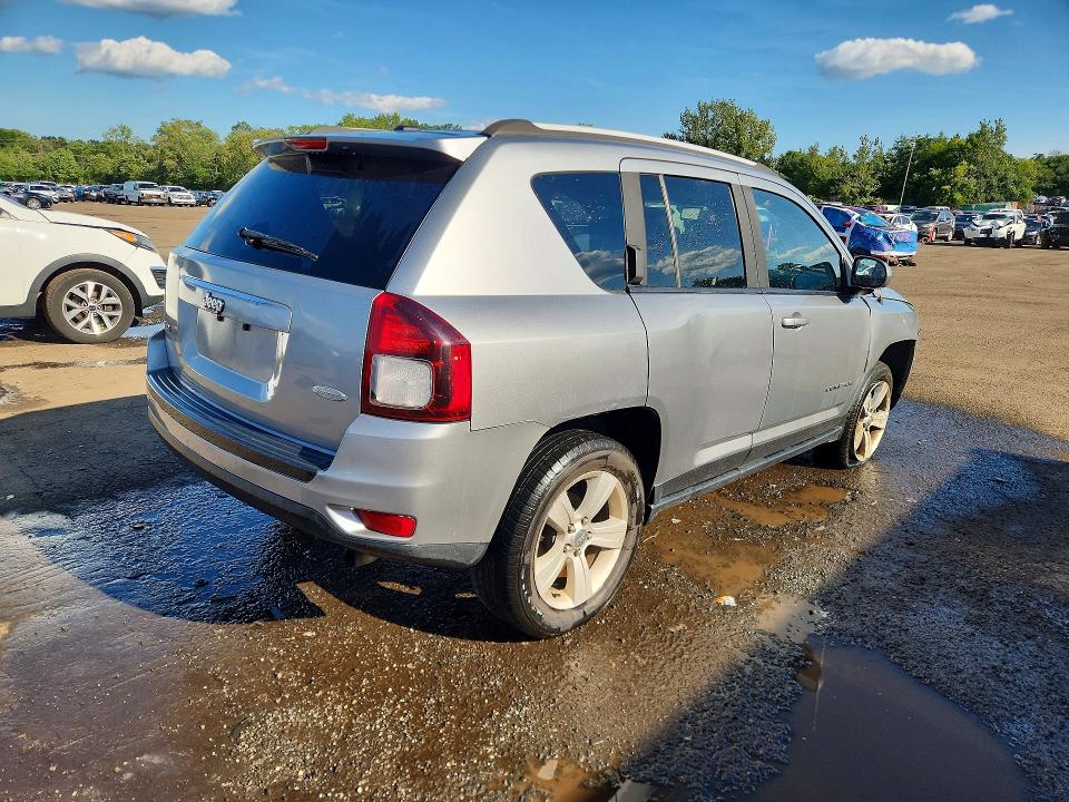 Снимка 3 от търг – 2016 JEEP COMPASS с VIN 1C4NJDEBXGD759195