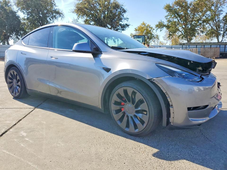 Photo 4 from auction – 2025 TESLA MODEL Y with VIN 7SAYGDEF8SF231951