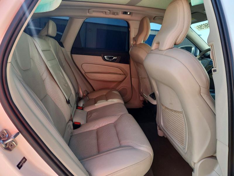 Снимка 11 от търг – 2021 VOLVO XC60 с VIN YV4102RL1M1710146