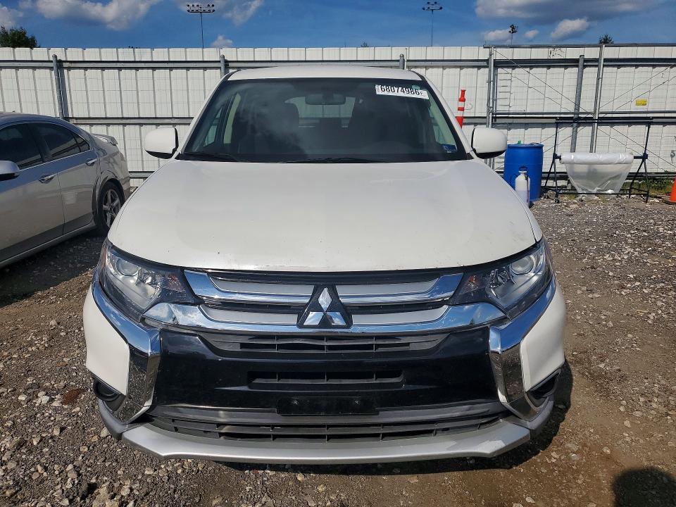 Photo 5 from auction – 2017 MITSUBISHI OUTLANDER with VIN JA4AZ2A30HZ070338