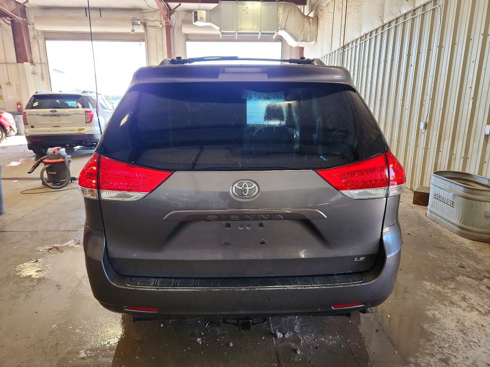 Photo 6 from auction – 2011 TOYOTA SIENNA with VIN 5TDKK3DC0BS036926