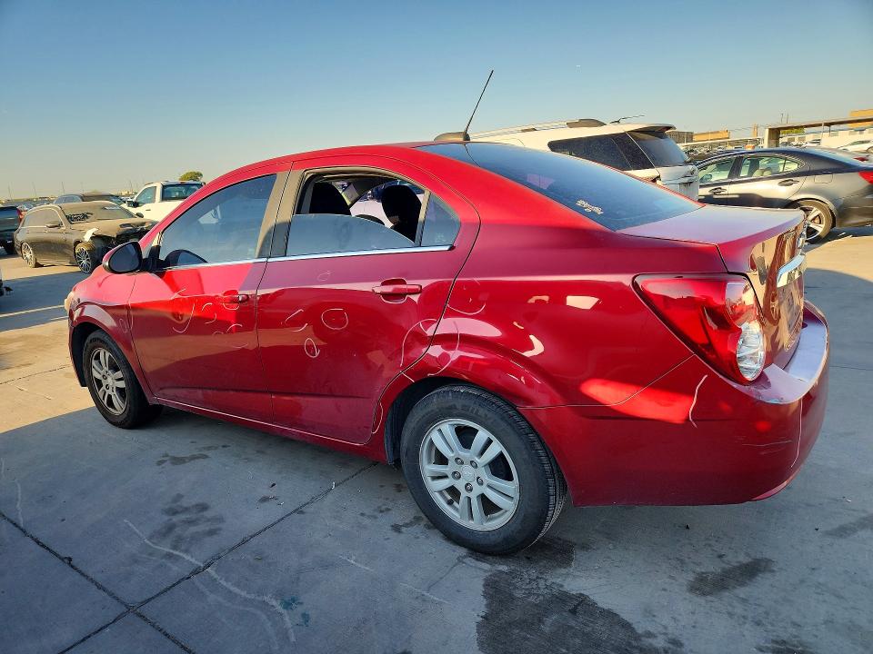 صورة رقم 2 من المزاد - 2015 CHEVROLET SONIC مع VIN 1G1JC5SH2F4179017