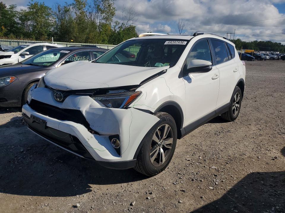 TOYOTA RAV4 2017 с VIN JTMRFREV4HD202987 - Снимка от търг