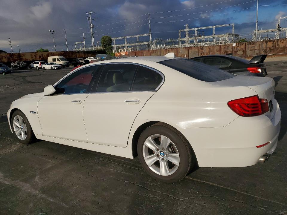 Photo 2 from auction – 2013 BMW 528 with VIN WBAXG5C50DD229207