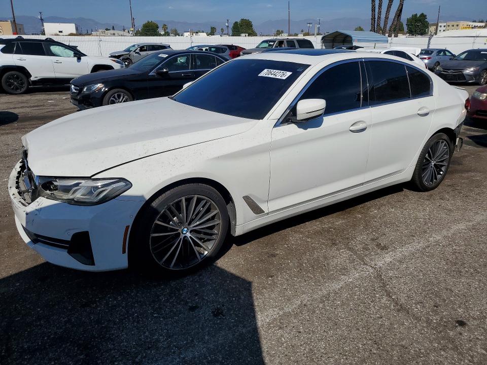 BMW 530 2021 مع رقم تعريف المركبة WBA53BH02MCF02283 - صورة من المزاد