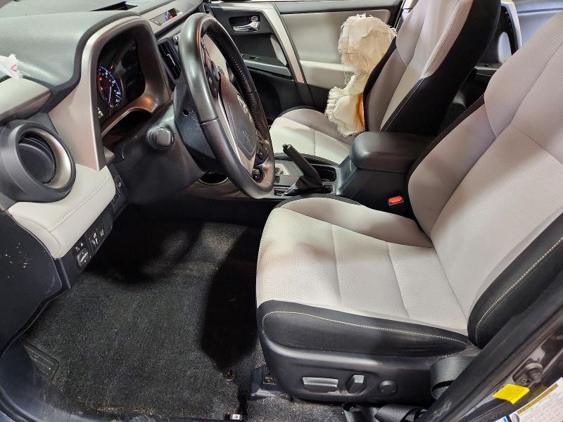 Снимка 7 от търг – 2018 TOYOTA RAV4 с VIN JTMRFREV9JD224182