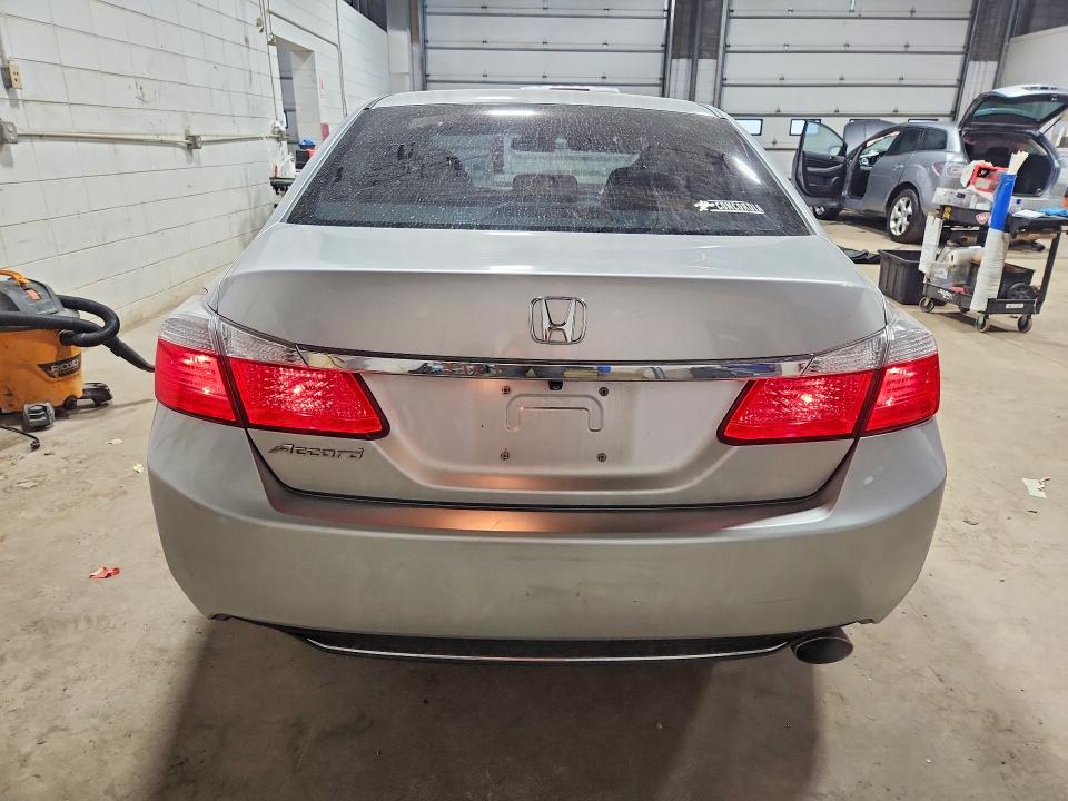 Photo 6 from auction – 2014 HONDA ACCORD with VIN 1HGCR2F33EA291046