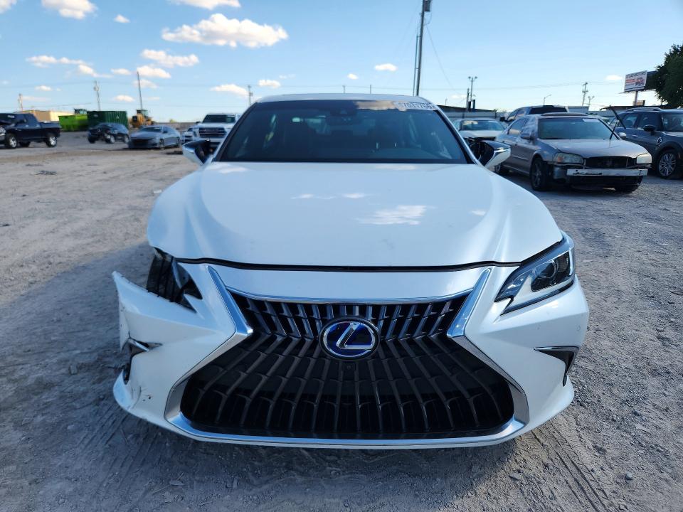 Фото 5 с аукциона – 2022 LEXUS ES 300H с VIN 58AEA1C13NU016386