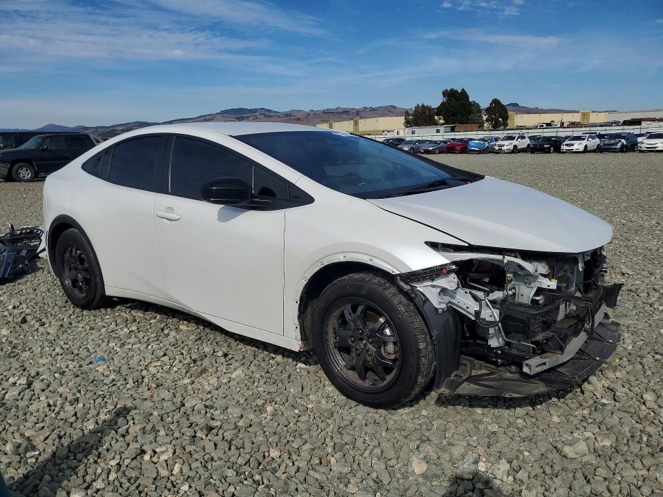 Снимка 4 от търг – 2025 TOYOTA PRIUS с VIN JTDACAAU2S3059586