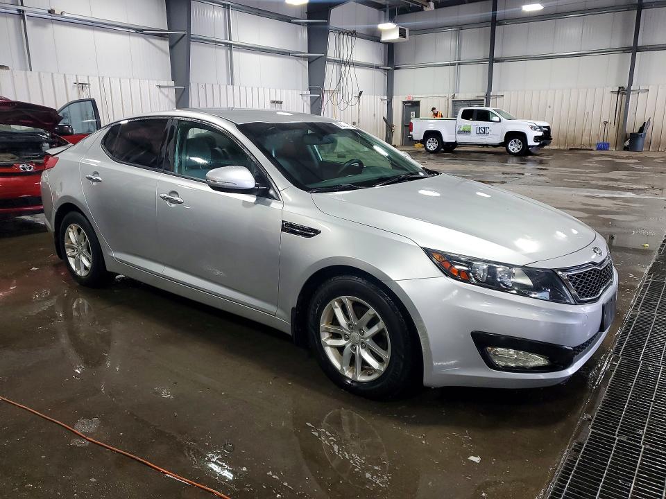 Zdjęcie 4 z aukcji – 2013 KIA OPTIMA z VIN KNAGM4A76D5439330