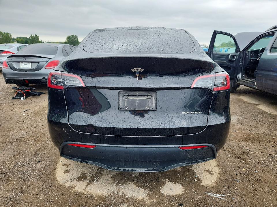 Foto 6 de la subasta – 2023 TESLA MODEL Y con VIN LRWYGDEE5PC162450