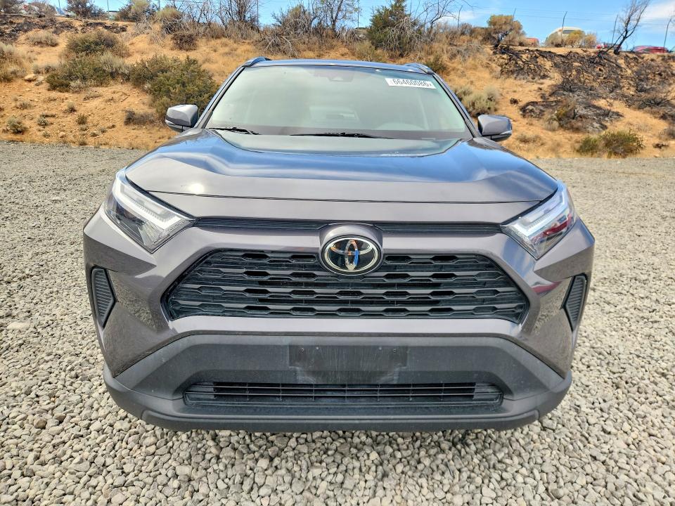Photo 5 from auction – 2022 TOYOTA RAV4 with VIN 2T3P1RFV7NW304576
