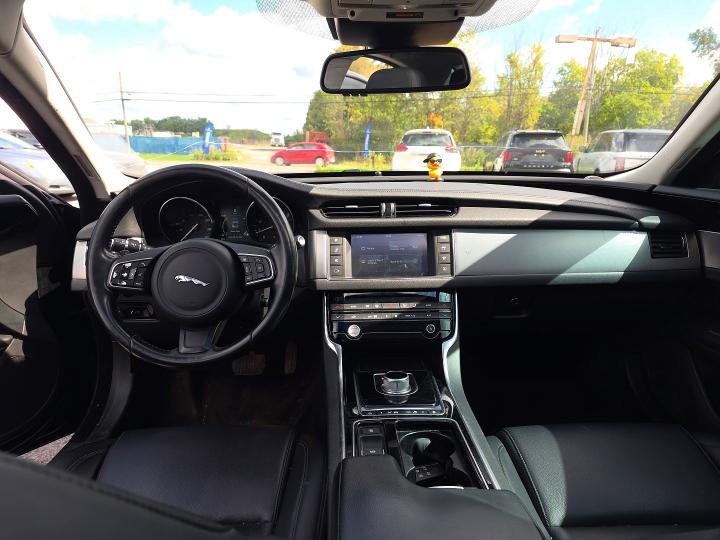 Photo 9 from auction – 2016 JAGUAR XF with VIN SAJBJ4BV9GCY20688