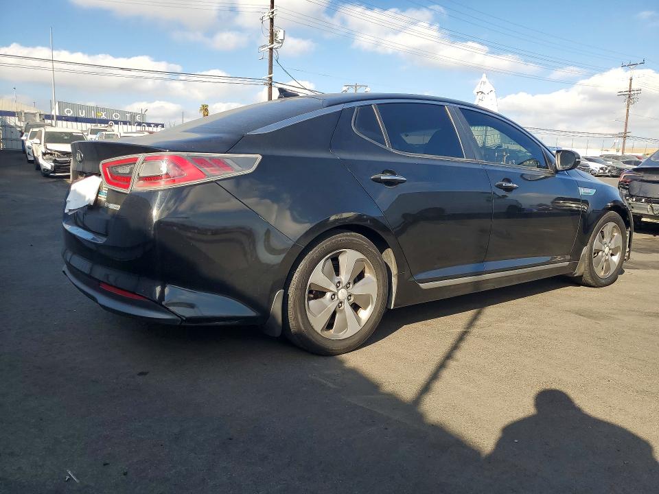 Photo 3 from auction – 2016 KIA OPTIMA with VIN KNAGN4AD2G5098659