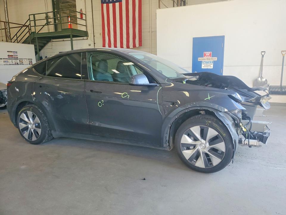 Foto 4 de la subasta – 2023 TESLA MODEL Y con VIN 7SAYGAEE1PF840845