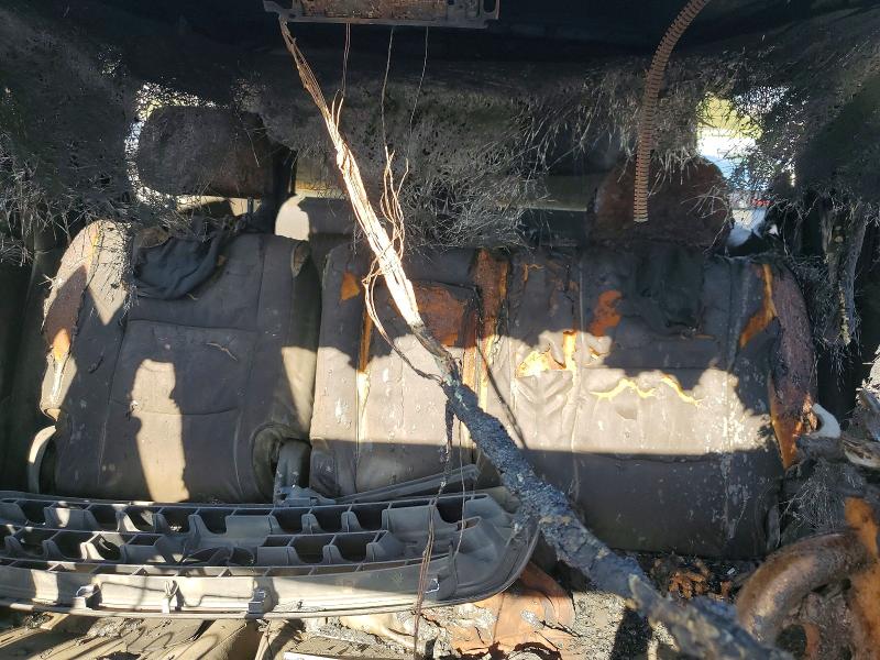Foto 10 de la subasta – 2004 TOYOTA SEQUOIA con VIN 5TDBT48A04S230516