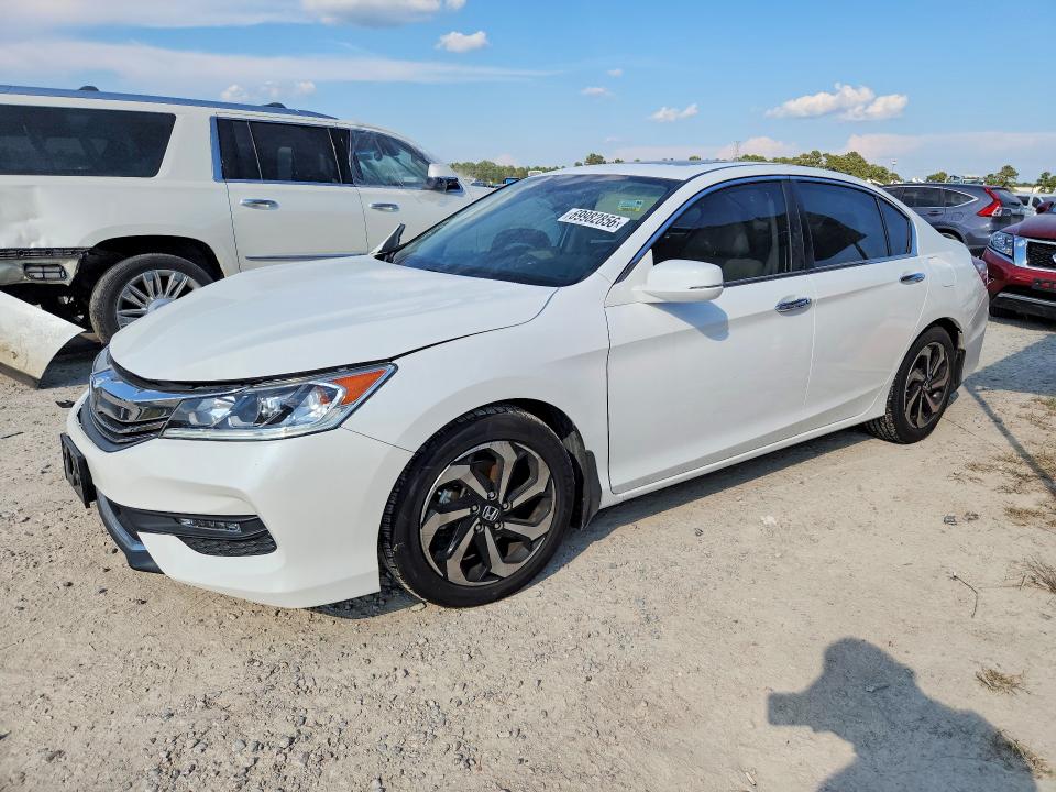 HONDA ACCORD 2016 with VIN 1HGCR2F8XGA112595 - Photo from auction