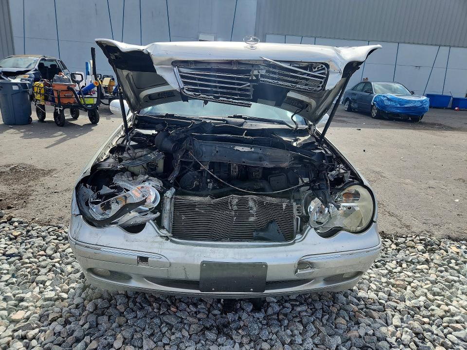 Photo 5 from auction – 2001 MERCEDES-BENZ C with VIN WDBRF61J71F134937