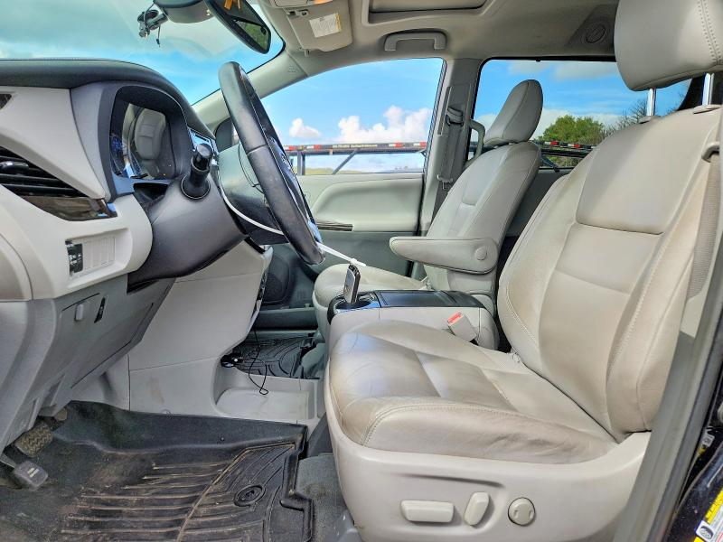 Photo 7 from auction – 2018 TOYOTA SIENNA with VIN 5TDYZ3DC0JS962022