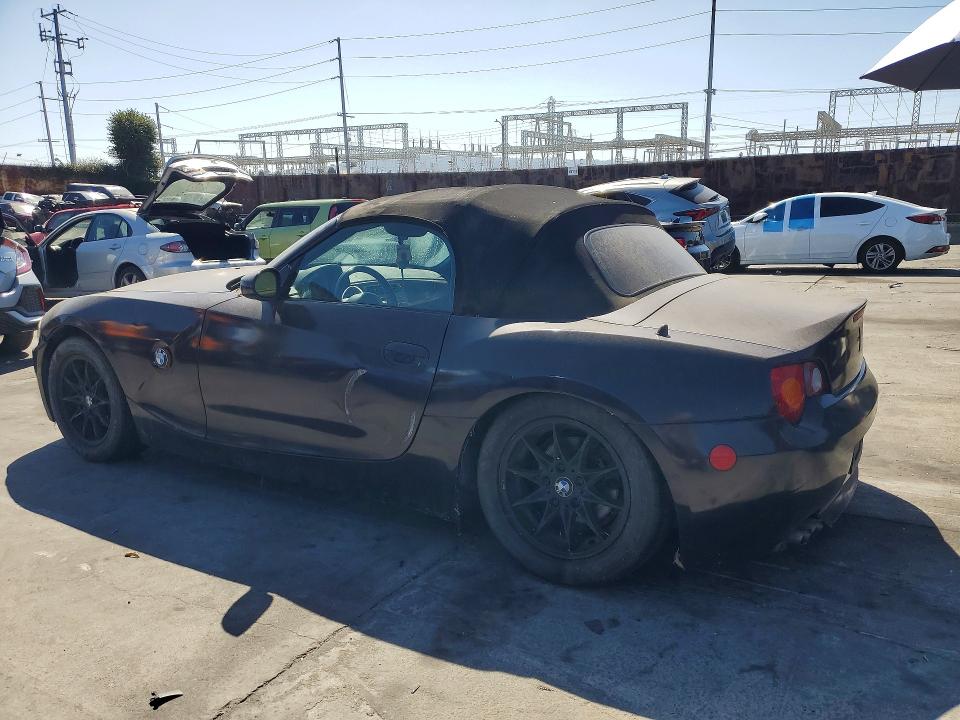 Photo 2 from auction – 2003 BMW Z4 with VIN 4USBT334X3LS40380