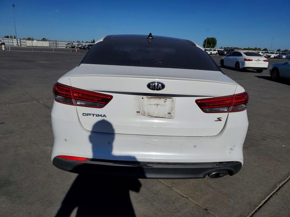 صورة رقم 6 من المزاد - 2018 KIA OPTIMA مع VIN 5XXGT4L32JG244753