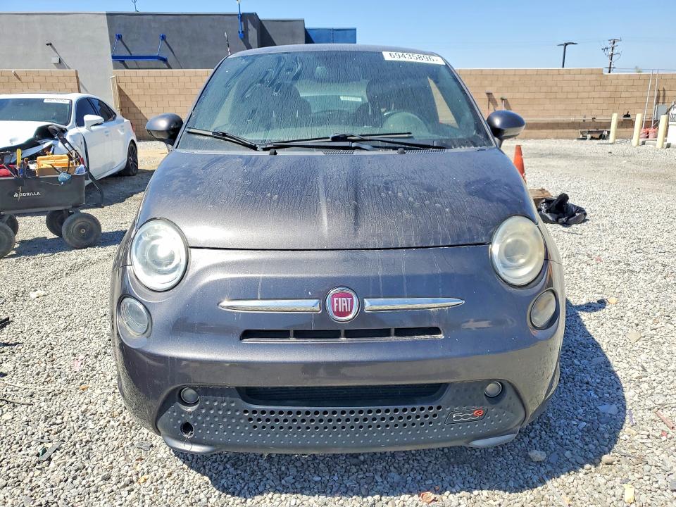 Photo 5 from auction – 2015 FIAT 500 with VIN 3C3CFFGE2FT749771