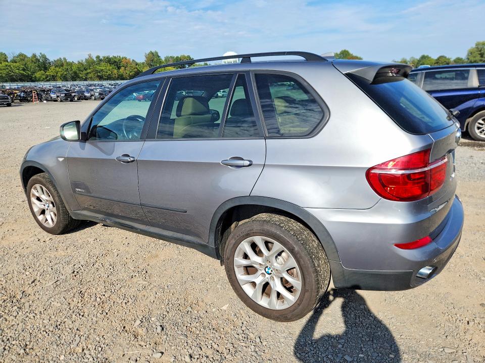 Photo 2 from auction – 2011 BMW X5 with VIN 5UXZV4C58BL402436