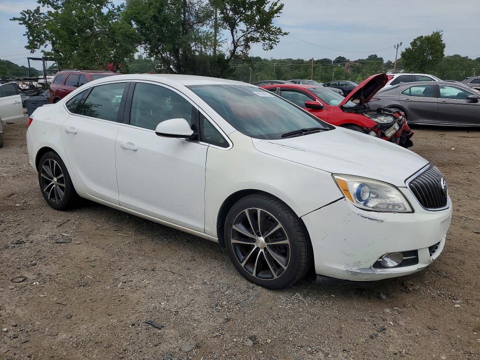 Zdjęcie 4 z aukcji – 2017 BUICK VERANO z VIN 1G4PR5SK5H4113765