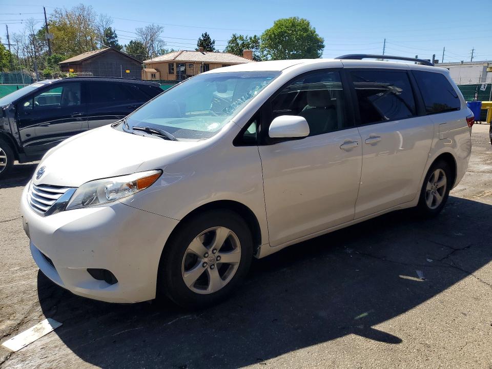 2015 TOYOTA SIENNA - Търг №68411576