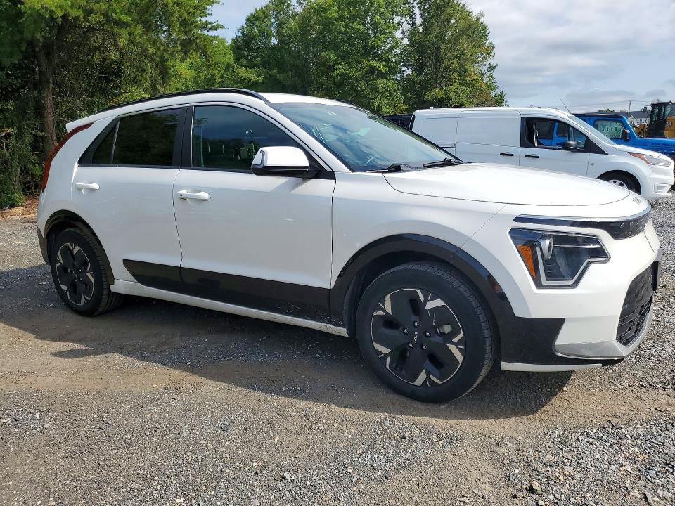 Photo 4 from auction – 2024 KIA NIRO with VIN KNDCR3L14R5122496