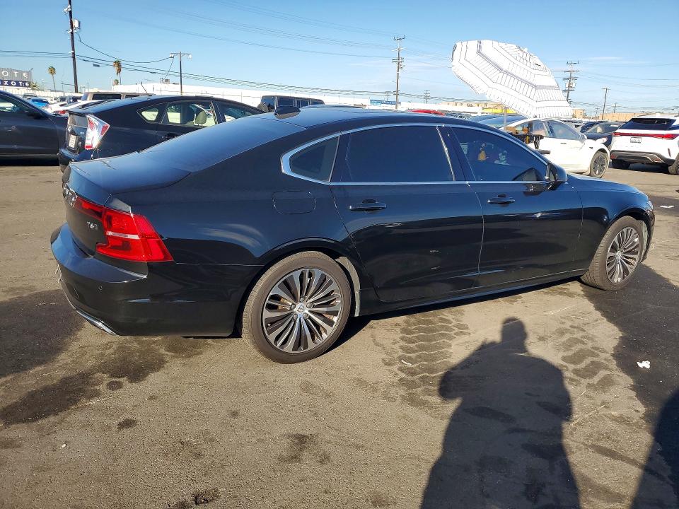 Photo 3 from auction – 2020 VOLVO S90 with VIN LVYA22MK6LP175444