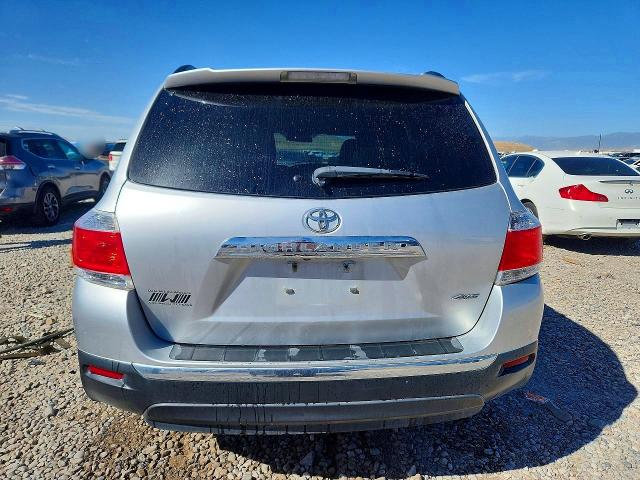 Photo 6 from auction – 2013 TOYOTA HIGHLANDER with VIN 5TDBK3EH9DS189110