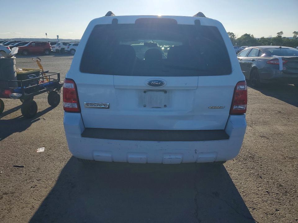 Photo 6 from auction – 2008 FORD ESCAPE with VIN 1FMCU93128KE12331