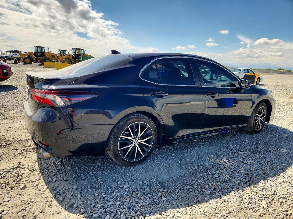 Снимка 3 от търг – 2024 TOYOTA CAMRY с VIN 4T1G11AK3RU883062