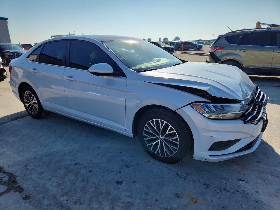Photo 4 from auction – 2019 VOLKSWAGEN JETTA with VIN 3VWC57BU2KM102887