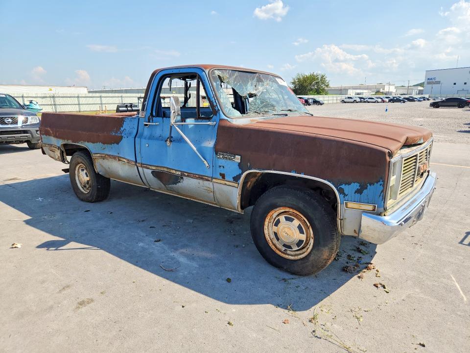 Photo 4 from auction – 1985 GMC C2500 with VIN 1GTGC24W8FJ521759
