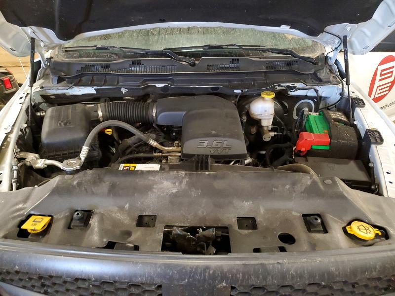 Снимка 11 от търг – 2023 RAM 1500 CLASSIC с VIN 3C6JR6DGXPG677784