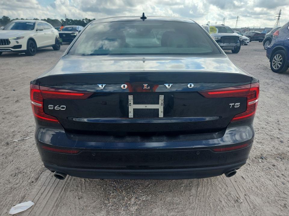 Photo 6 from auction – 2019 VOLVO S60 with VIN 7JR102FK6KG016935