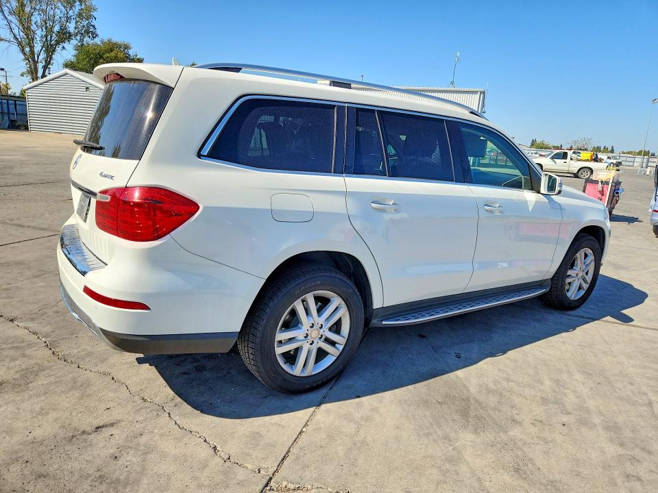 Foto 3 de la subasta – 2013 MERCEDES-BENZ GL con VIN 4JGDF7CE3DA227078
