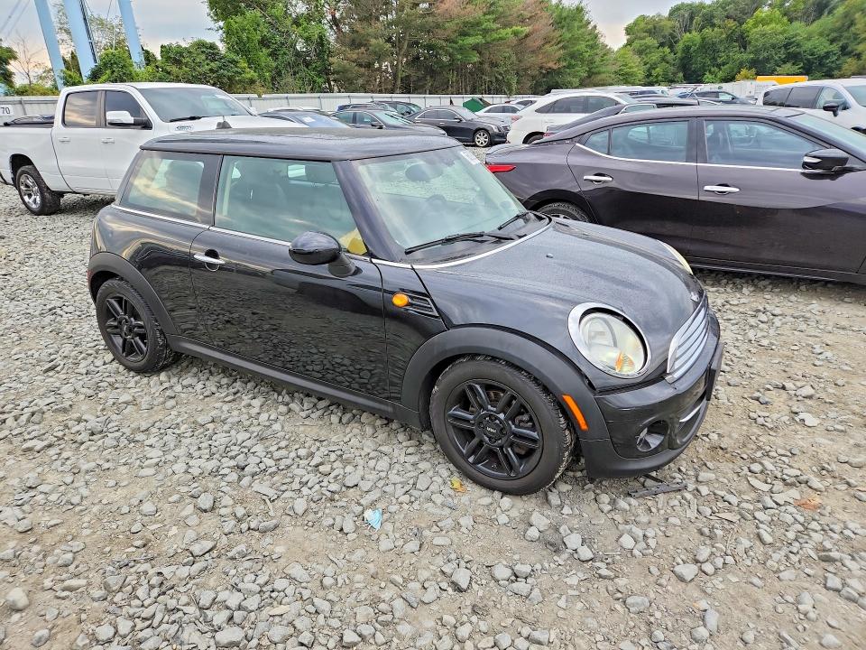 Photo 4 from auction – 2016 MINI COOPER with VIN WMWSU3C51DT688100