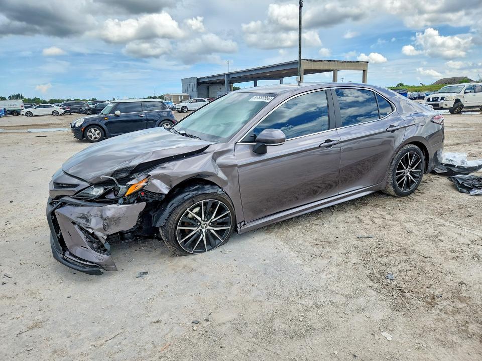 TOYOTA CAMRY 2024 with VIN 4T1T11AK4RU902152 - Photo from auction