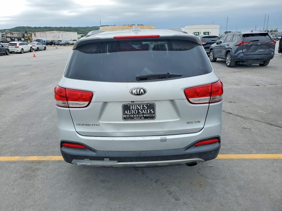 Foto 6 de la subasta – 2016 KIA SORENTO con VIN 5XYPHDA51GG158781