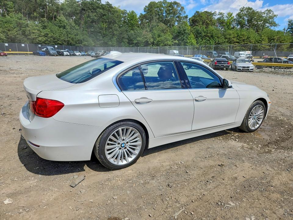 Zdjęcie 3 z aukcji – 2015 BMW 328 z VIN WBA3B3C50FJ983732